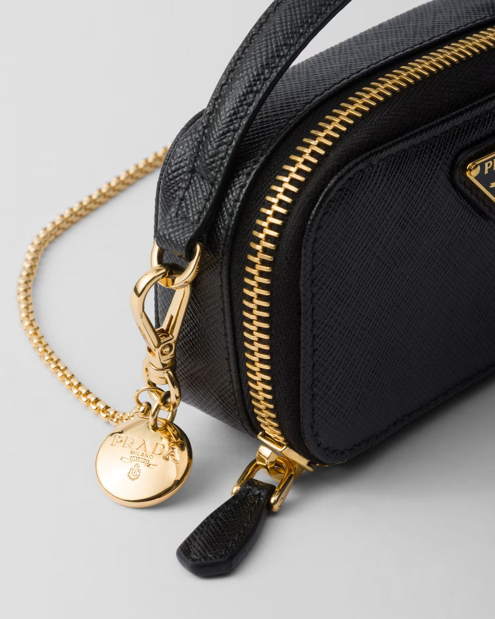 PRADA     サフィアーノトライアングル ミニポーチ    PMRef:1NR025_QHH_F0002-最安値に挑戦中!!!