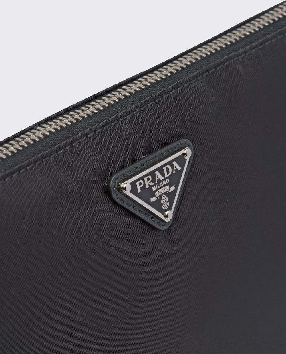 PRADA      Re-Nylon xサフィアーノレザー ポーチ    PMRef:2NH006_2DMH_F0002
