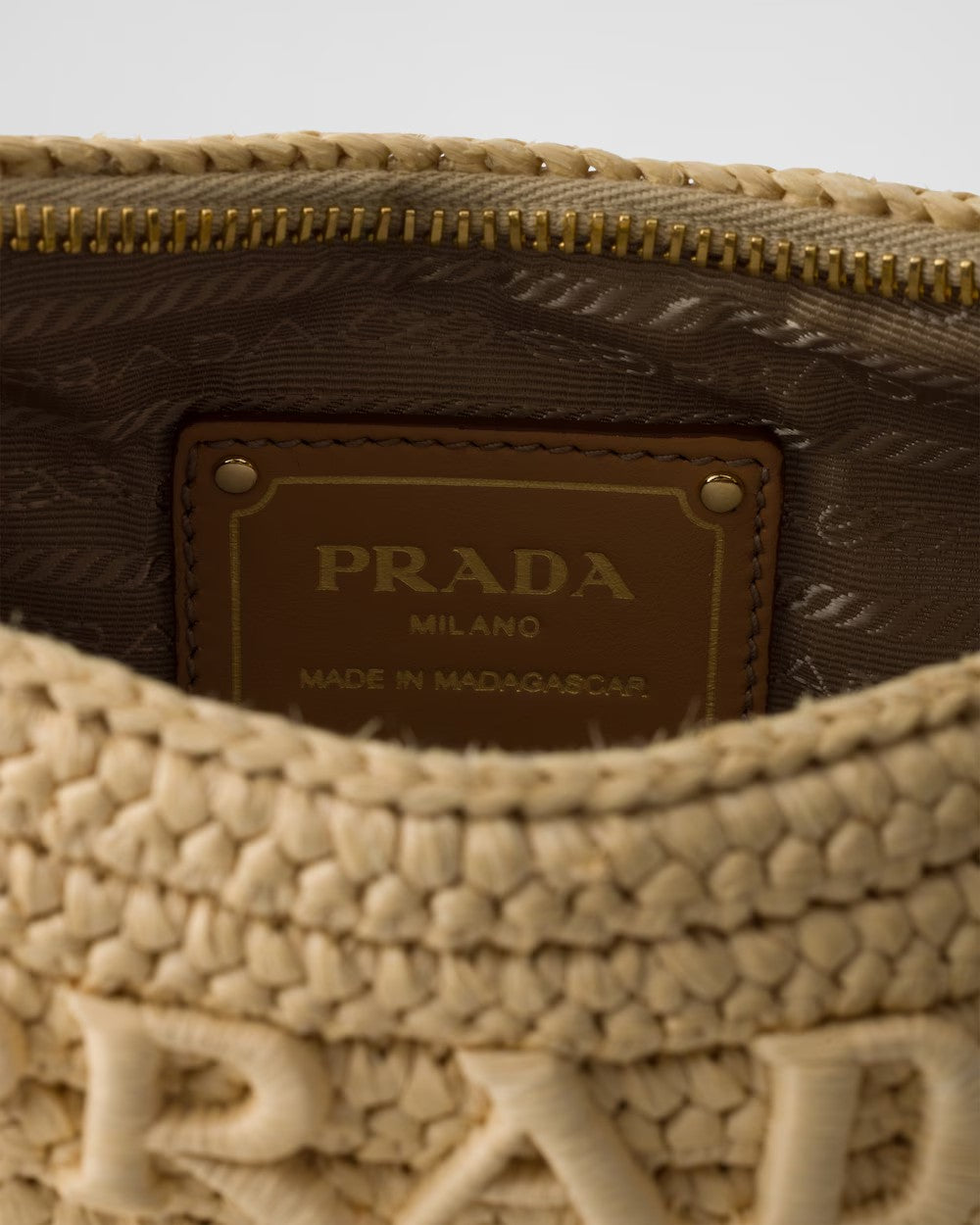 PRADA    プラダ アーケ クロシェ ショルダーバッグ    PMRef:1BC194_2M2T_F0018_V_OUO-最安値に挑戦中!!!