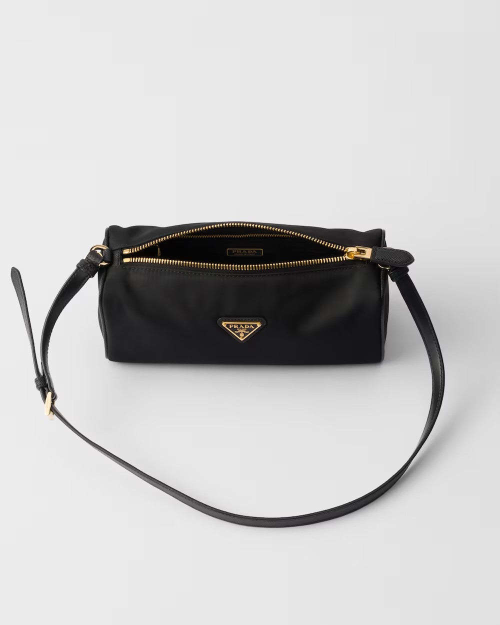 PRADA     Re-Nylon ポーチ    PMRef:1NE058_2C05_F0002-最安値に挑戦中!!!