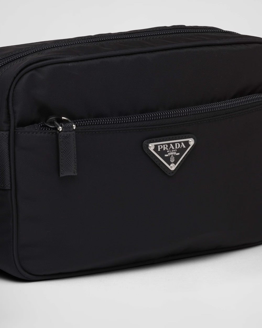 PRADA     Re-Nylon ショルダーバッグ    PMRef:1BC167_RV44_F0002_V_B1M-最安値に挑戦中!!!