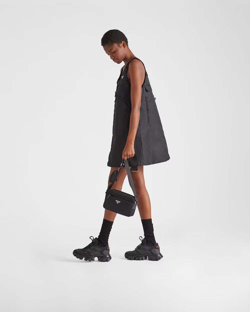 PRADA     Re-Nylon ショルダーバッグ    PMRef:1BC167_RV44_F0002_V_B1M-最安値に挑戦中!!!