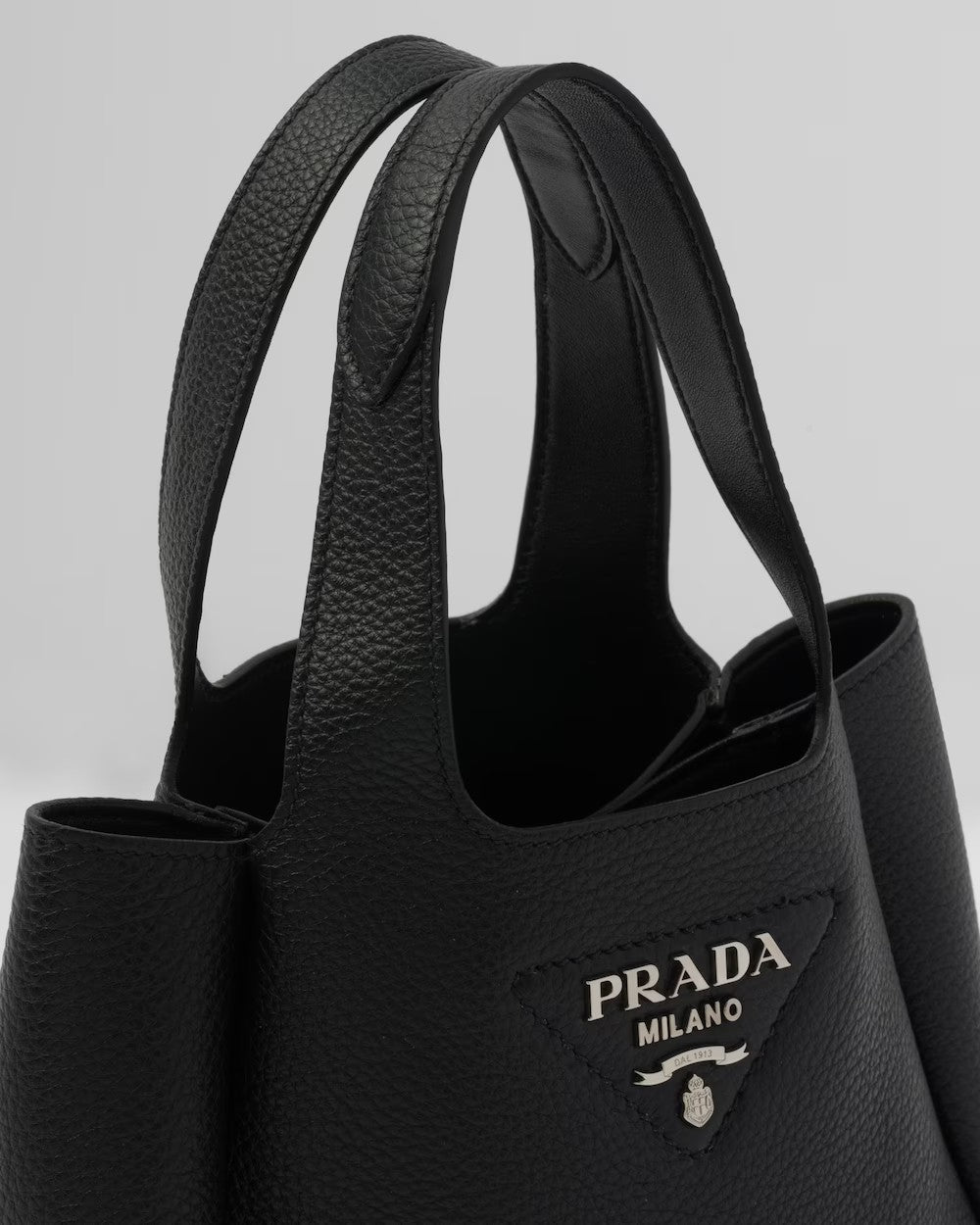 PRADA    ヴィッテロダイノソフトレザー ミニトートバッグ    PMRef:1BA349_2DKV_F0002_V_OOO