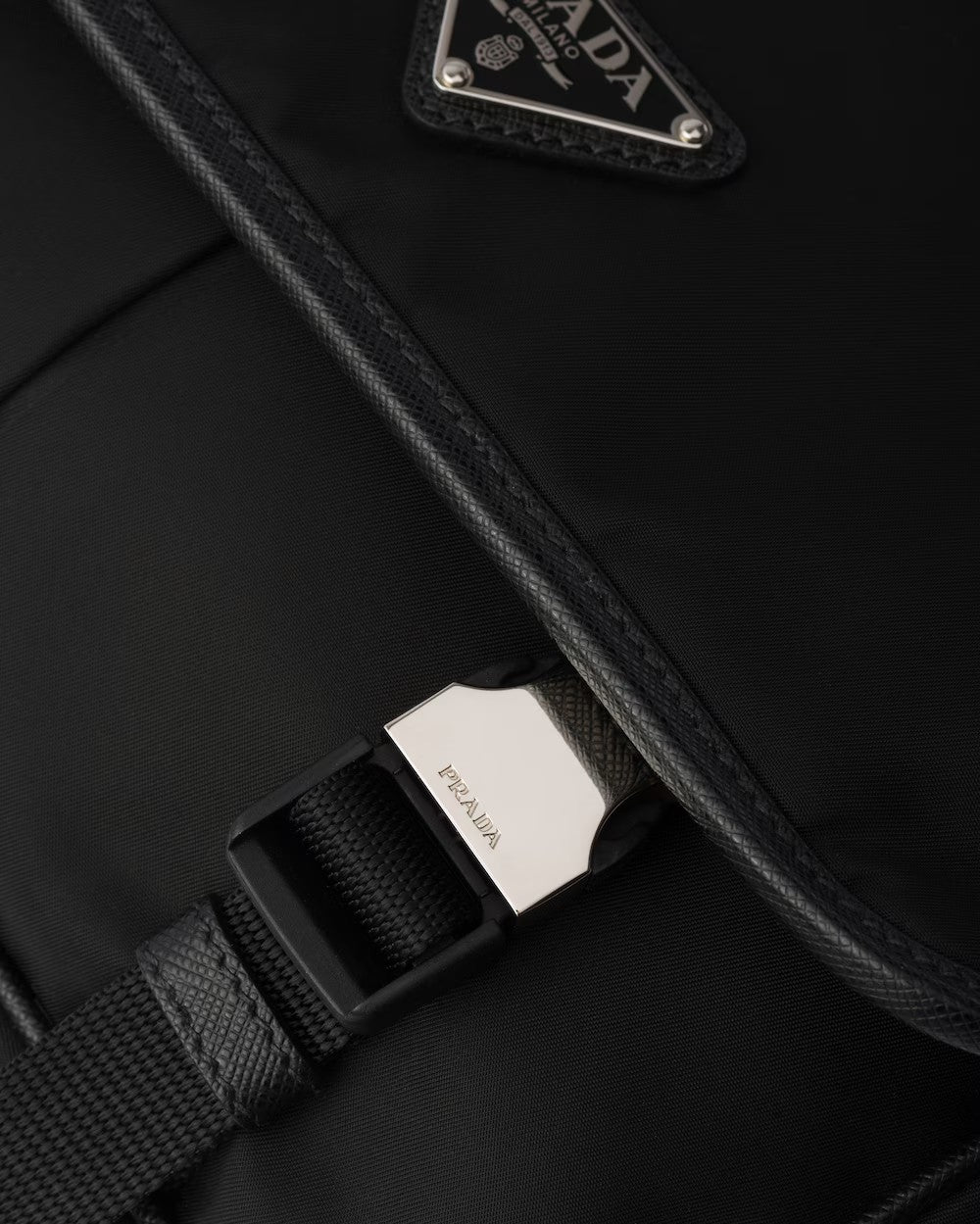 PRADA      Re-Nylon xサフィアーノレザー ショルダーバッグ    PMRef:2VD769_2DMH_F0002_V_XLO-最安値に挑戦中!!!