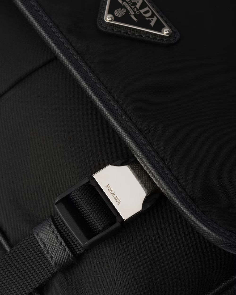 PRADA      Re-Nylon xサフィアーノレザー ショルダーバッグ    PMRef:2VD769_2DMH_F0002_V_XLO-最安値に挑戦中!!!