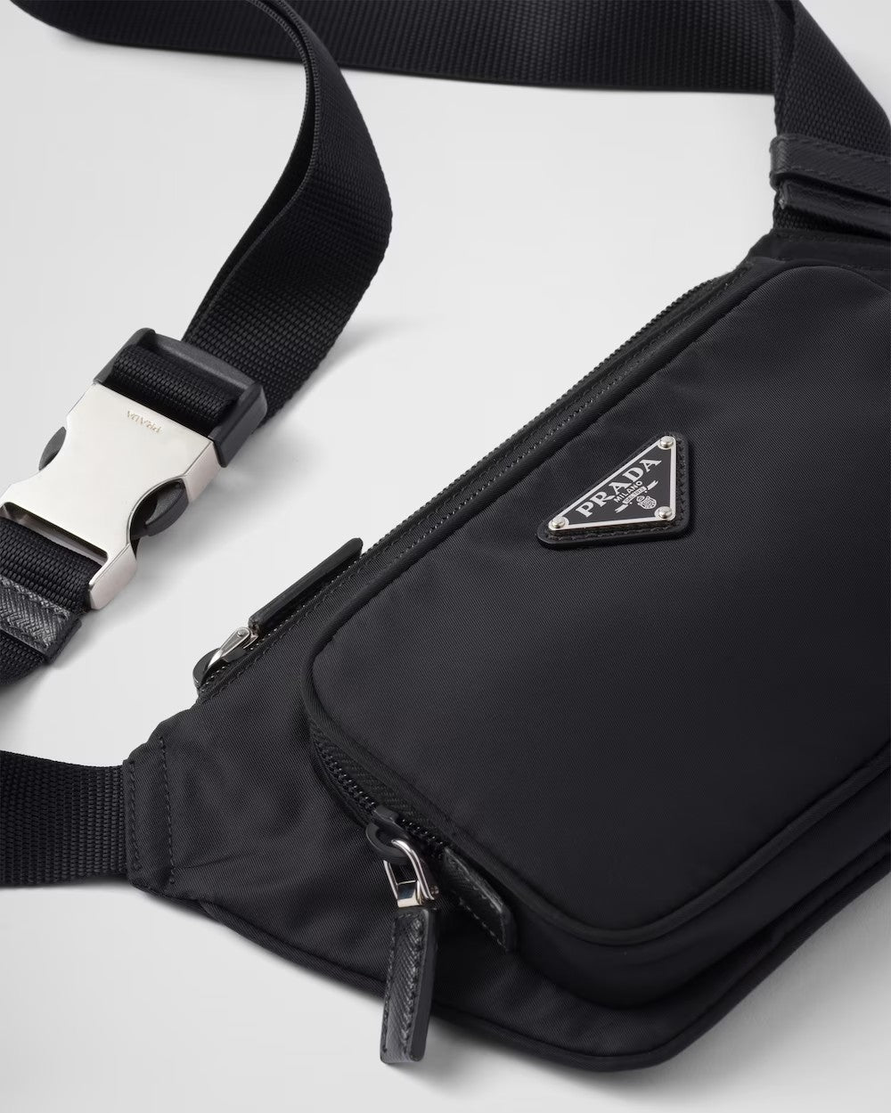 PRADA      Re-Nylon xサフィアーノレザー ショルダーバッグ    PMRef:2VH128_2DMH_F0002_V_OOM-最安値に挑戦中!!!