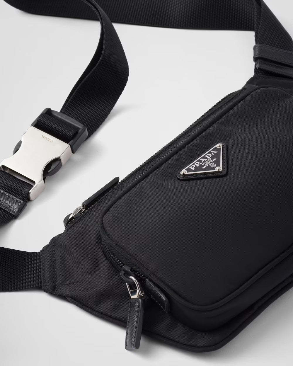 PRADA      Re-Nylon xサフィアーノレザー ショルダーバッグ    PMRef:2VH128_2DMH_F0002_V_OOM-最安値に挑戦中!!!