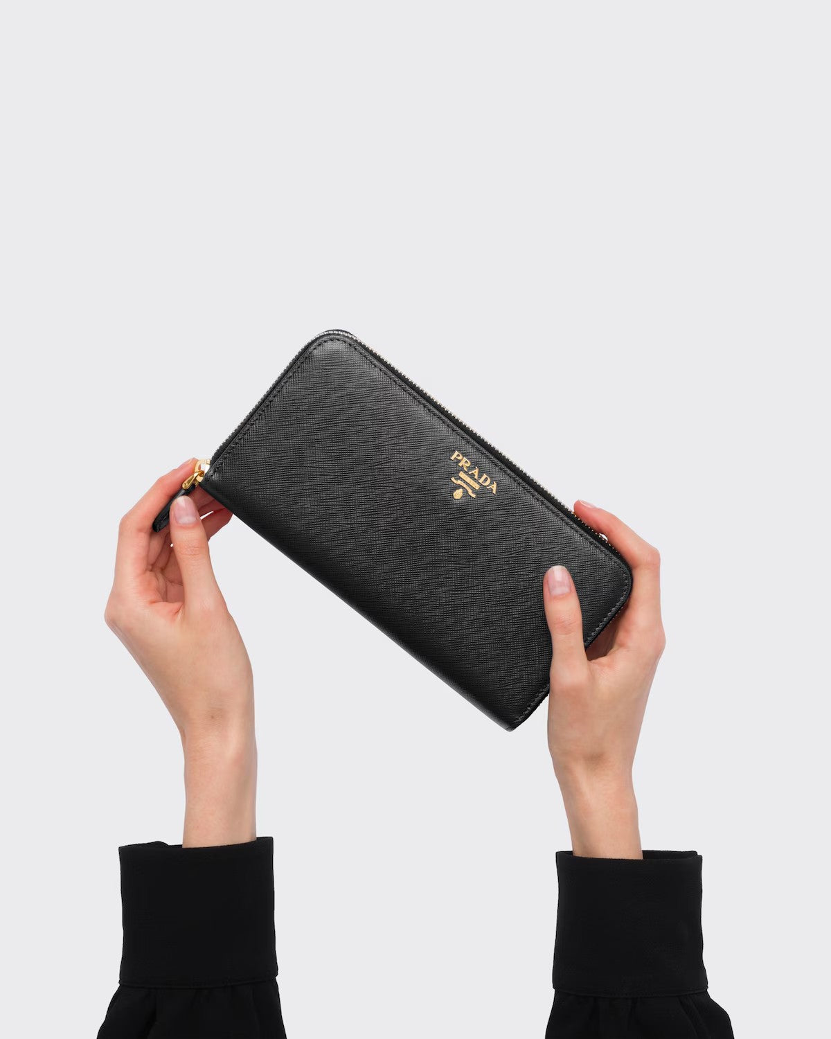 PRADA      サフィアーノレザー ジップアラウンド長財布    PMRef:1ML506_QWA_F0002-最安値に挑戦中!!!