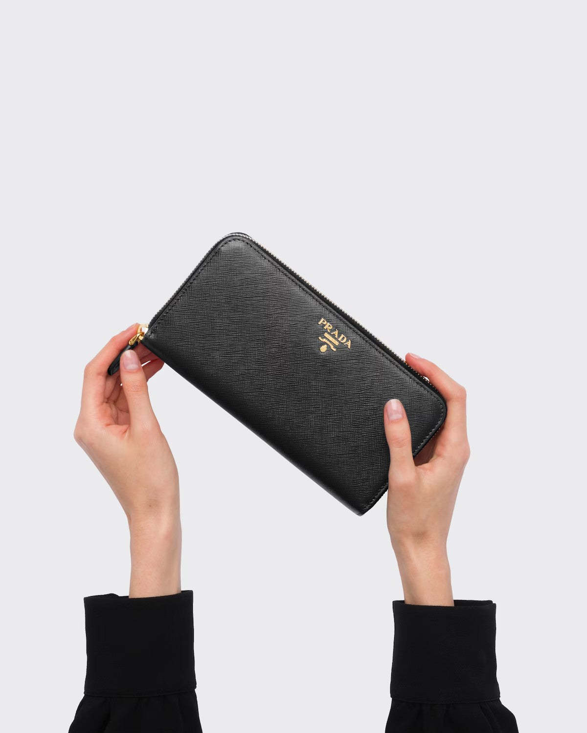 PRADA      サフィアーノレザー ジップアラウンド長財布    PMRef:1ML506_QWA_F0002-最安値に挑戦中!!!