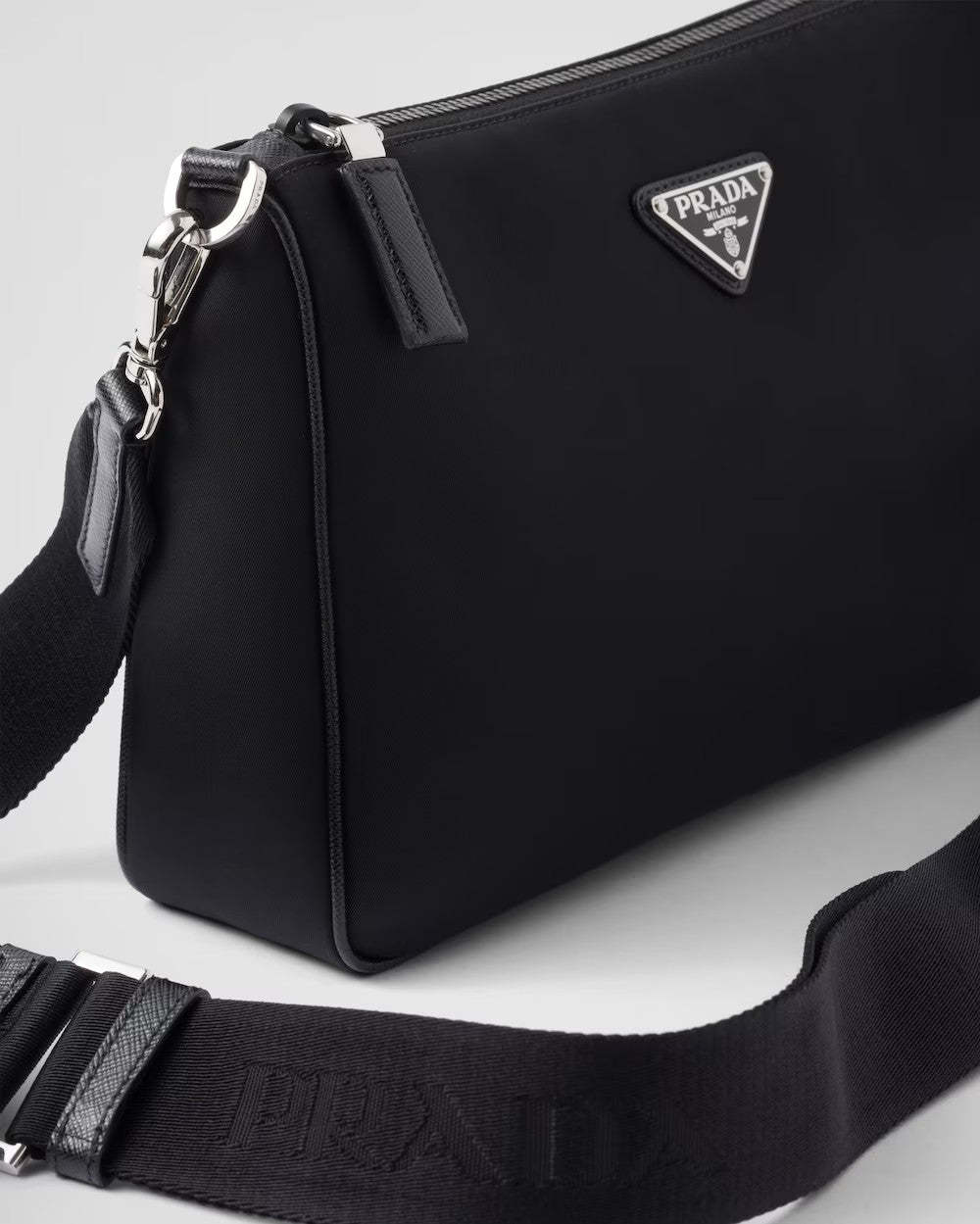 PRADA      Re-Nylon xサフィアーノレザー ショルダーバッグ    PMRef:2VH113_2DMH_F0002_V_XOP-最安値に挑戦中!!!