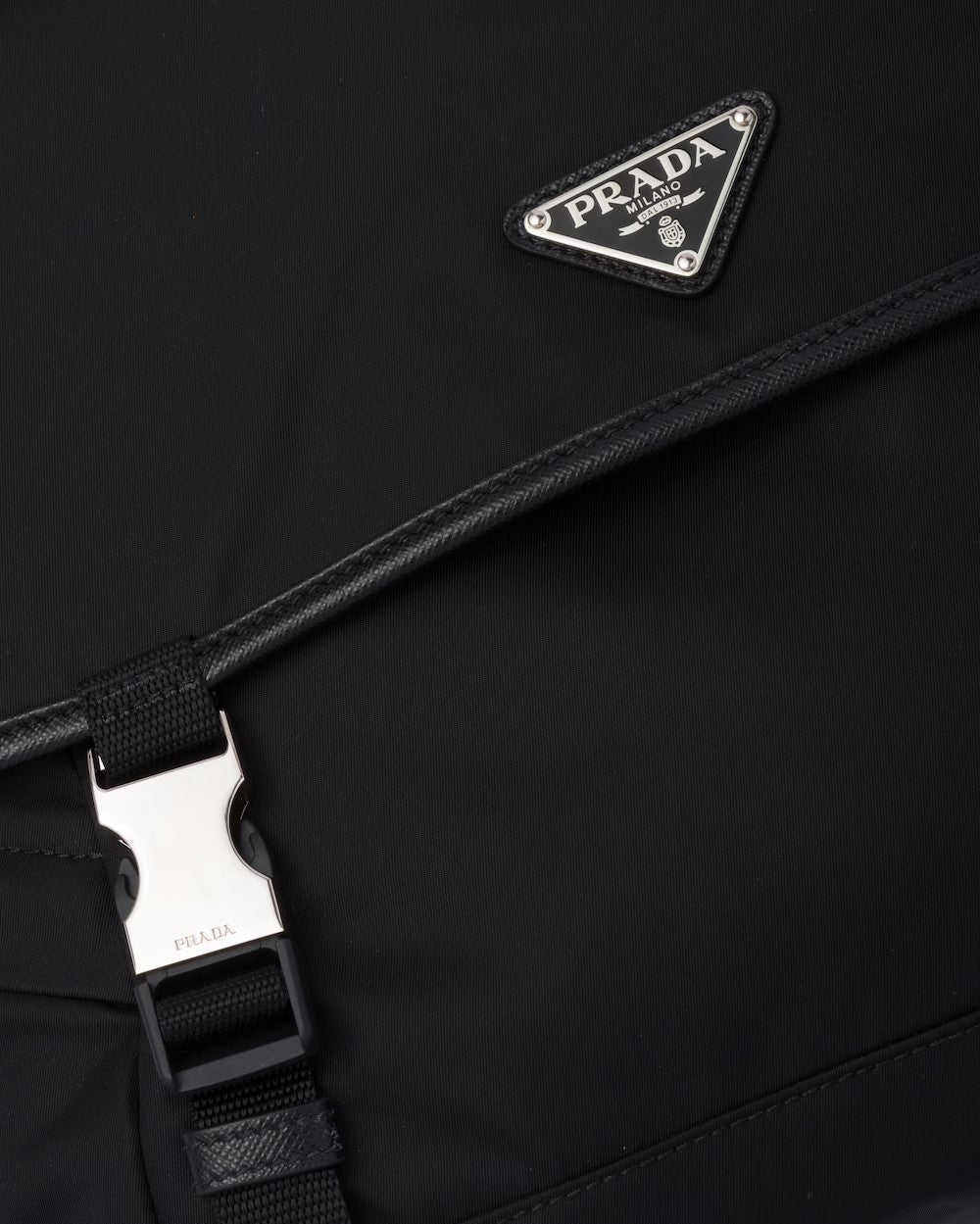 PRADA      Re-Nylon xサフィアーノレザー ショルダーバッグ    PMRef:2VD052_2DMG_F0002_V_OOH-最安値に挑戦中!!!