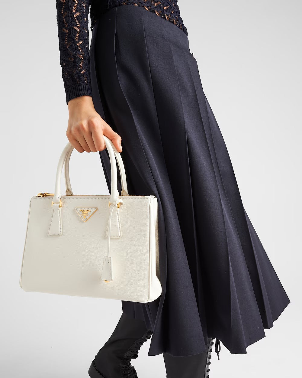 PRADA      プラダ ガレリア ミディアム サフィアーノ レザー ハンドバッグ    PMRef:1BA863_NZV_F0009_V_OOO