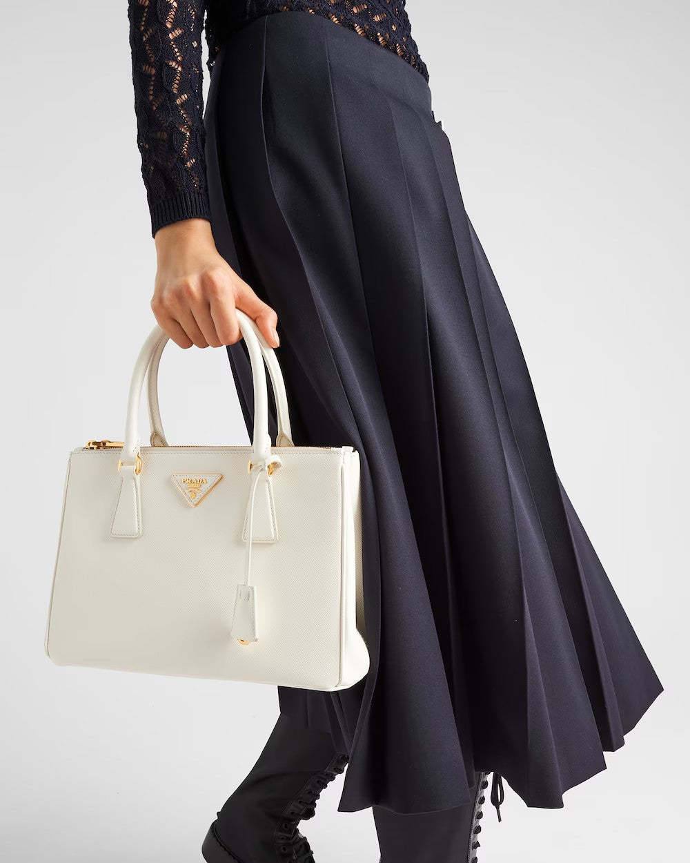 PRADA      プラダ ガレリア ミディアム サフィアーノ レザー ハンドバッグ    PMRef:1BA863_NZV_F0009_V_OOO