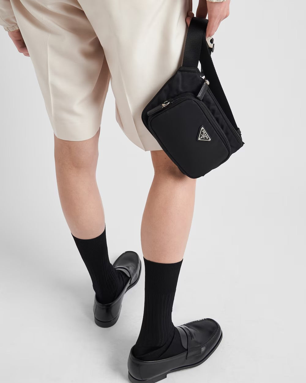 PRADA      Re-Nylon xサフィアーノレザー ショルダーバッグ    PMRef:2VH128_2DMH_F0002_V_OOM-最安値に挑戦中!!!