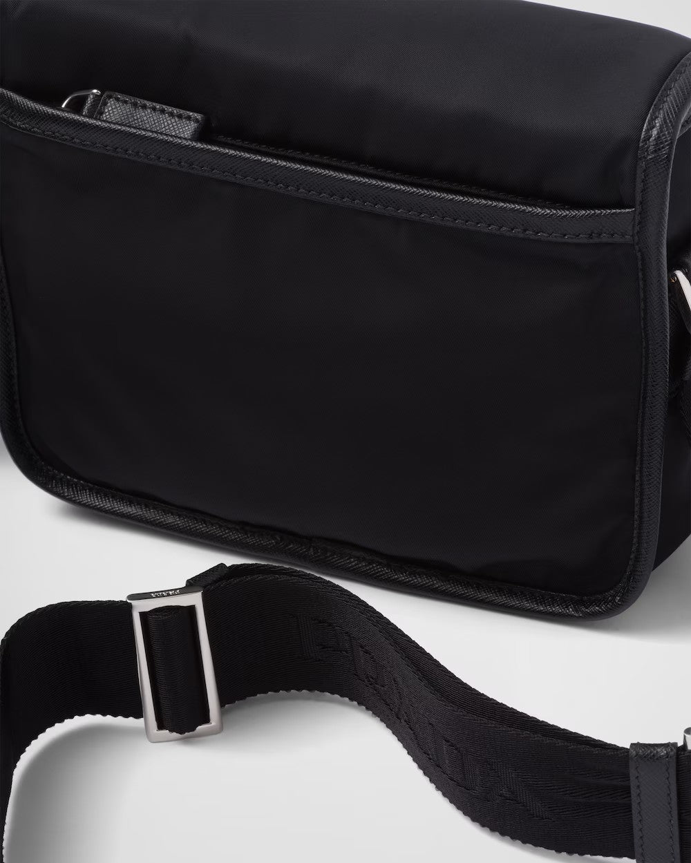 PRADA      Re-Nylon xサフィアーノレザー ショルダーバッグ    PMRef:2VD034_2DMH_F0002_V_XOP-最安値に挑戦中!!!