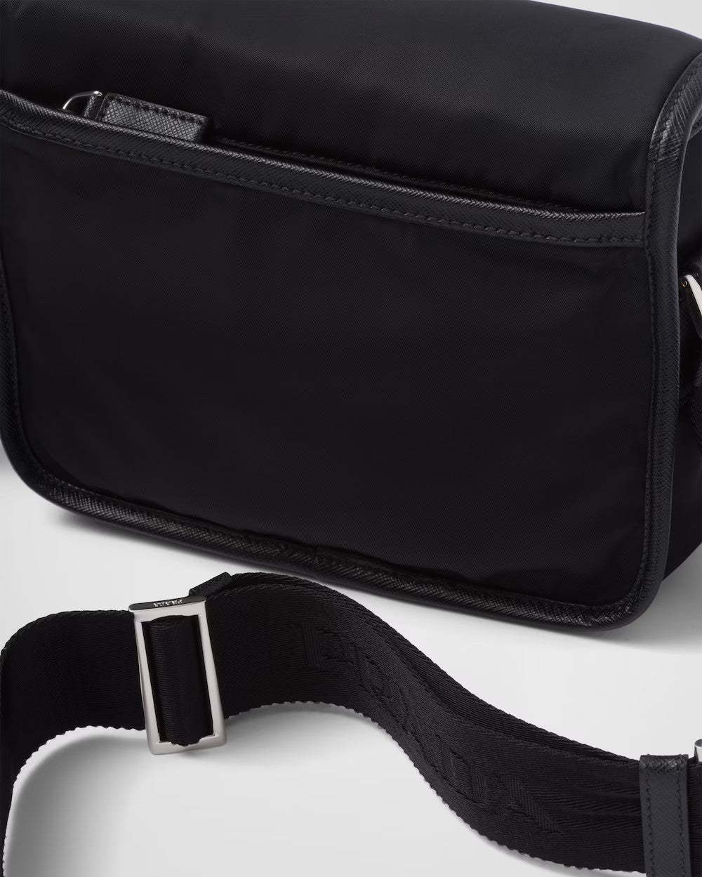 PRADA      Re-Nylon xサフィアーノレザー ショルダーバッグ    PMRef:2VD034_2DMH_F0002_V_XOP-最安値に挑戦中!!!