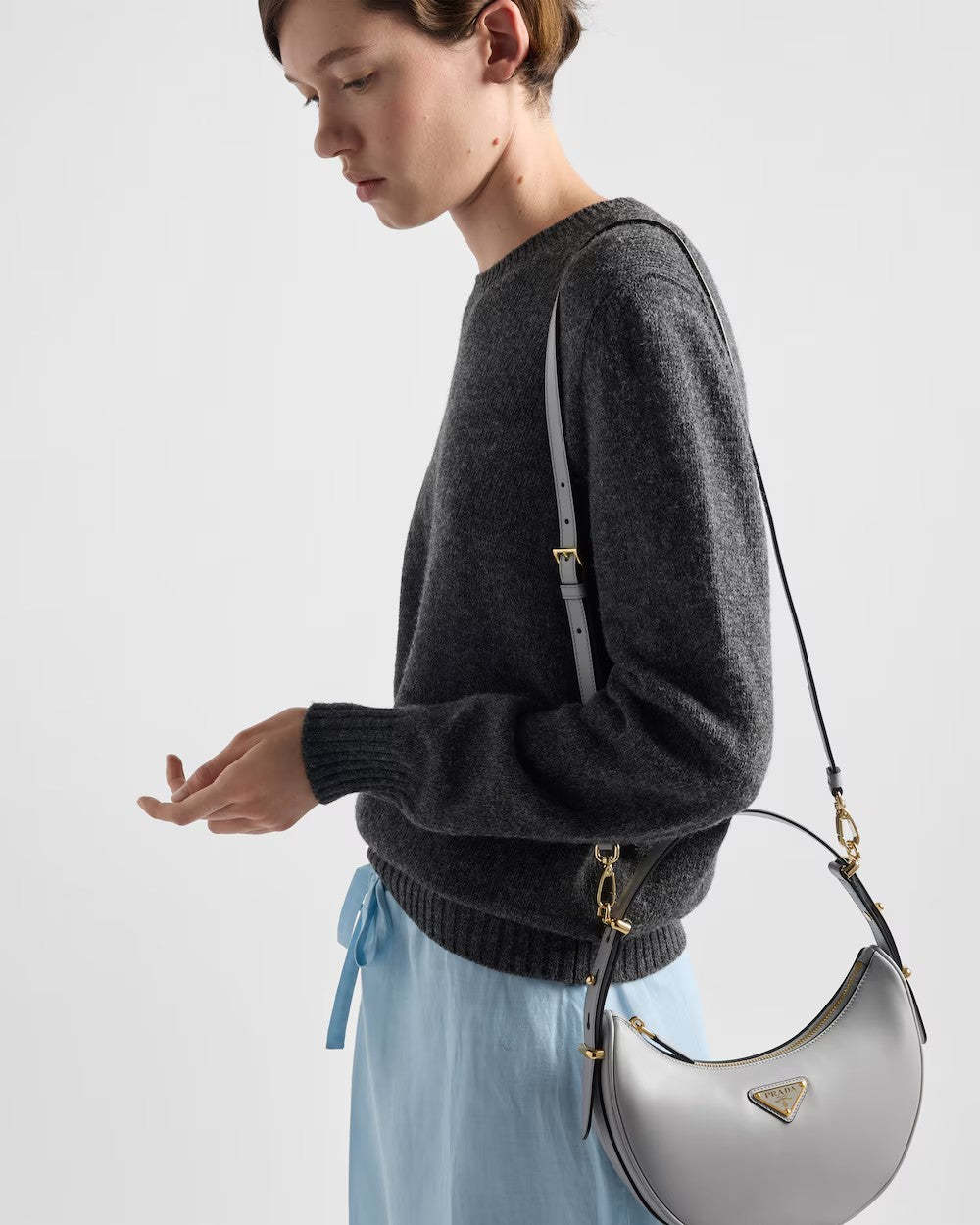 PRADA    プラダ アーケ レザー ショルダーバッグ    PMRef:1BC194_ASK_F01IB_V_OOO-最安値に挑戦中!!!