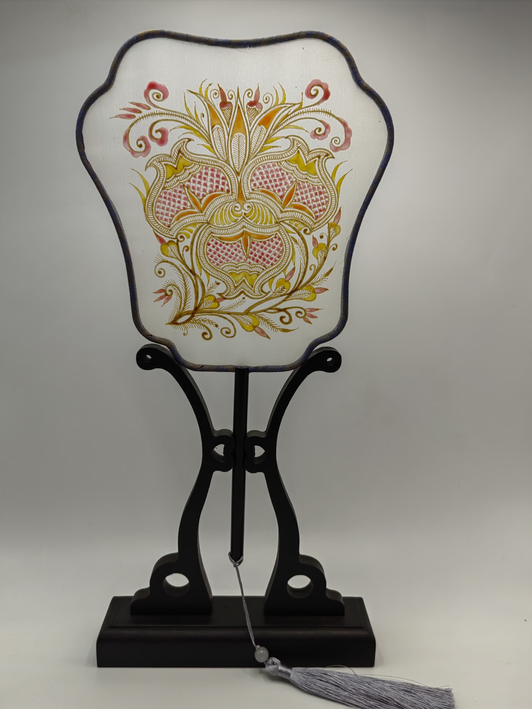 Guixiu Silk Wax Painting Fan, 20.5×42cm