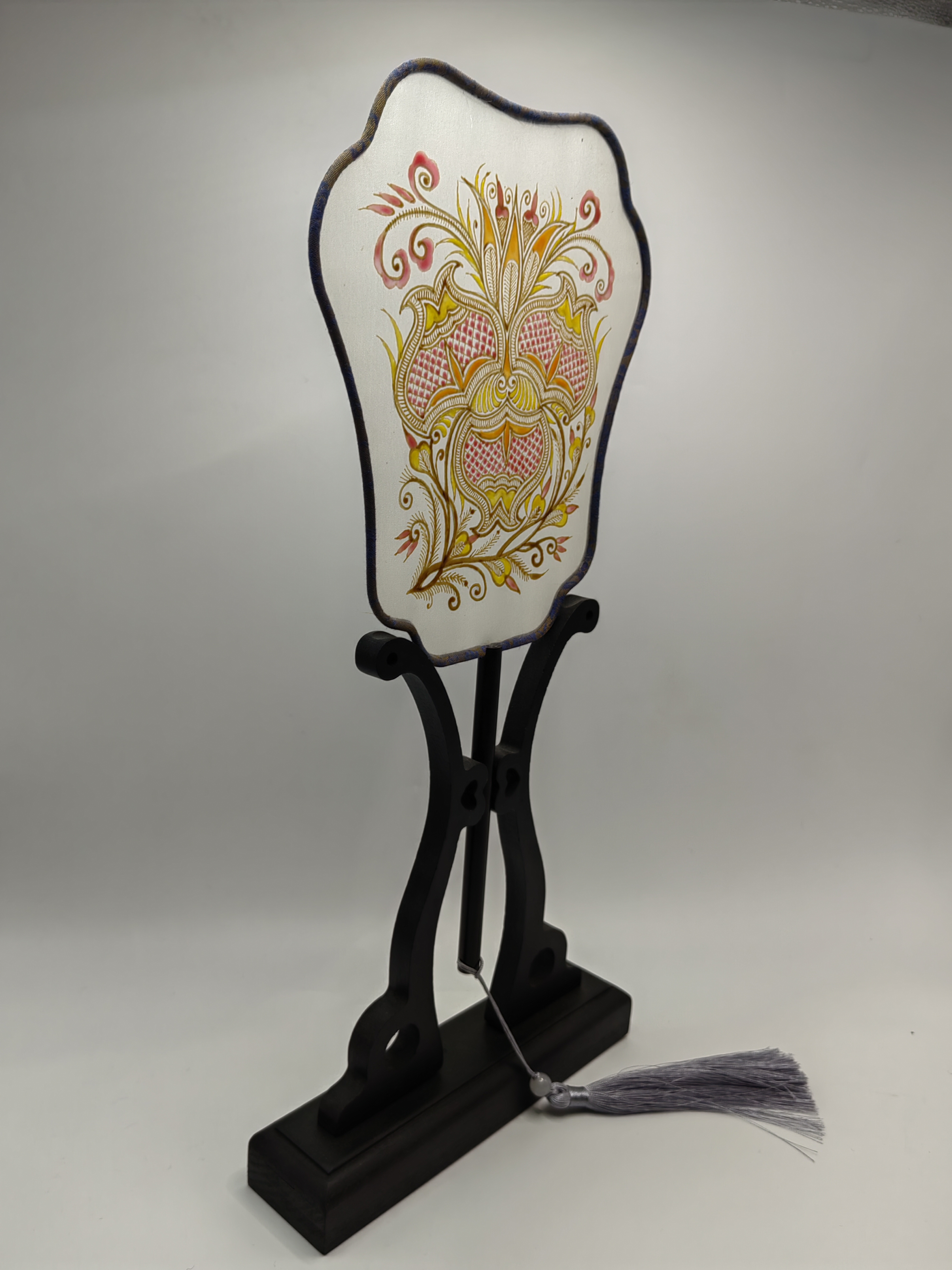 Guixiu Silk Wax Painting Fan, 20.5×42cm