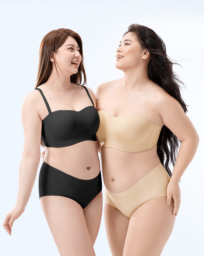 Two Models in Strapless Bra VEIMIA