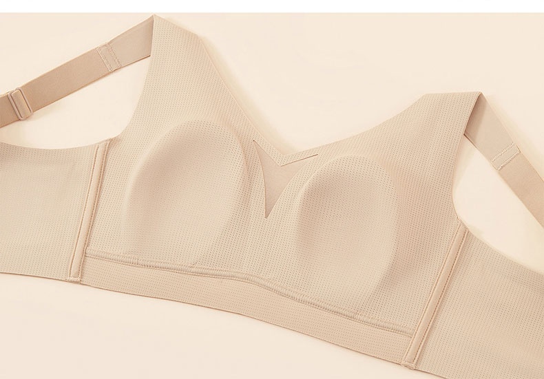 Close-up of sand bra inner cups and perforated mesh lining VEIMIA