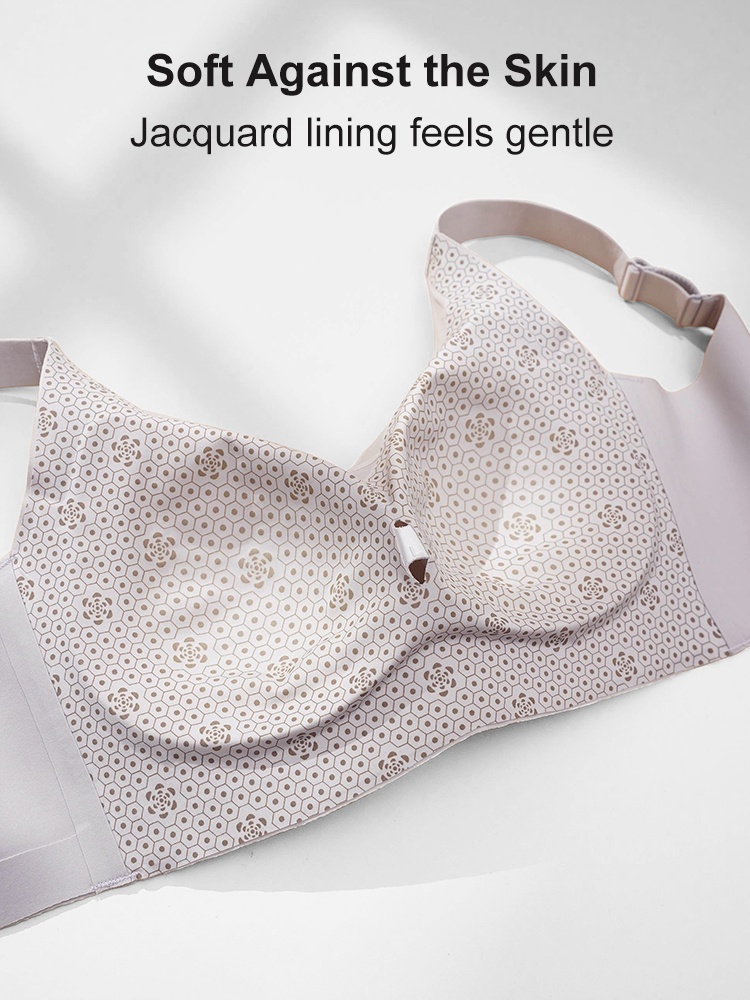 Close-up of patterned jacquard lining inside wireless bra cups VEIMIA