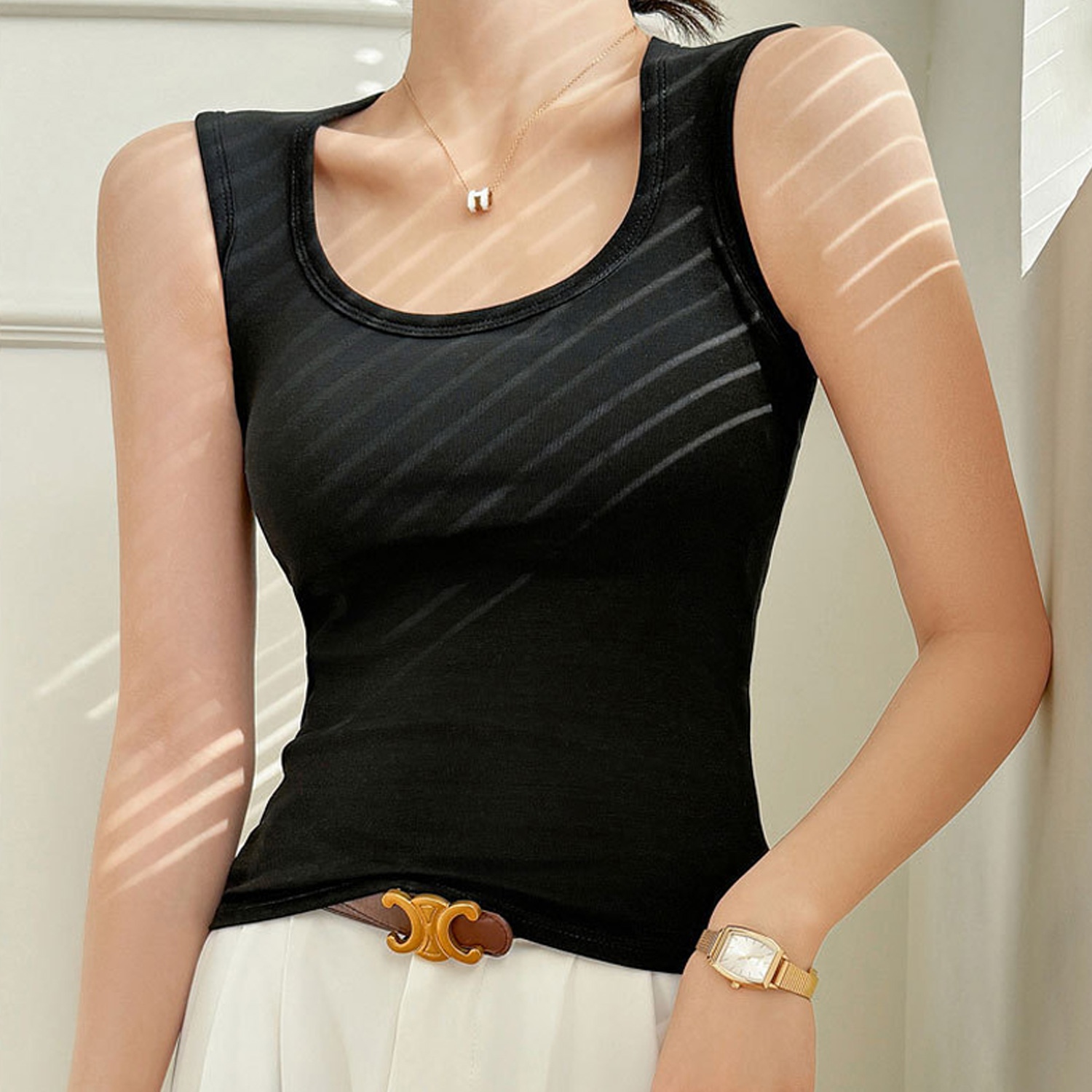 {"default":"Stylish tank top for women with high side design Veimia"}

