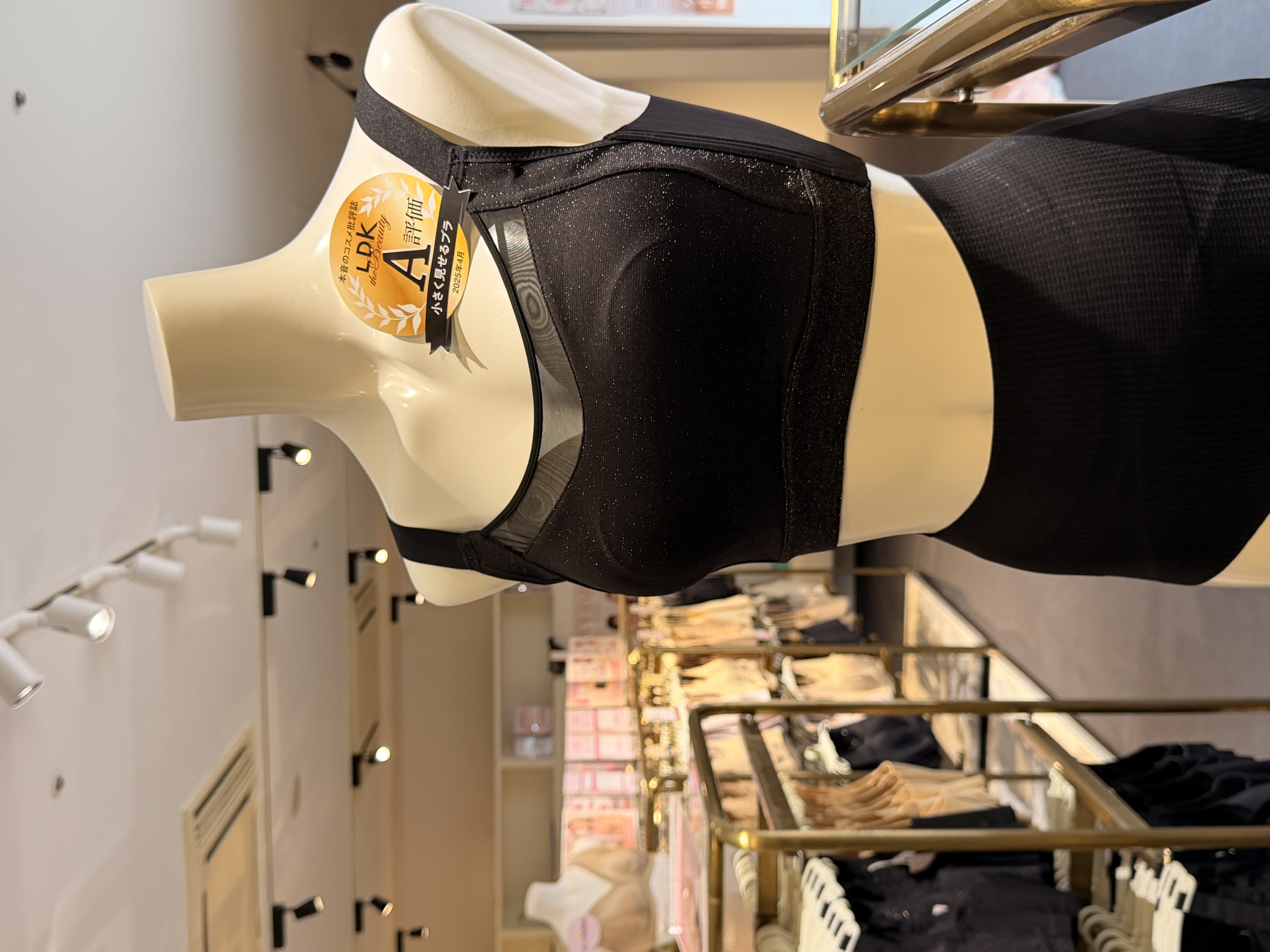 VEIMIA pop-up store mannequin display