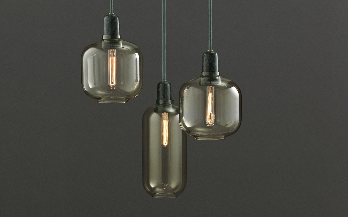 Normann Copenhagen AMP small 玻璃吊燈 (gold/green)