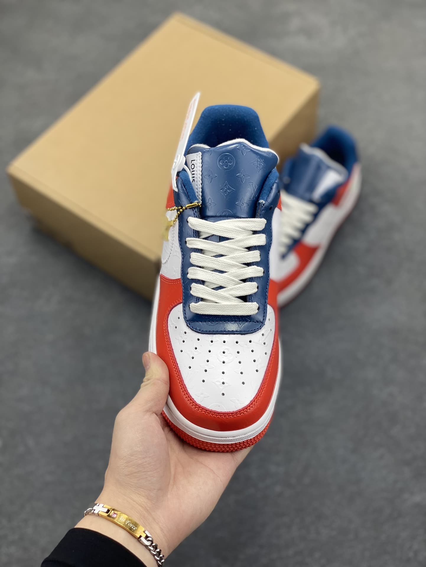 ルイ・ヴィトン ロー ×ナイキ AIR FORCE 1 ‍ 連名スニーカー