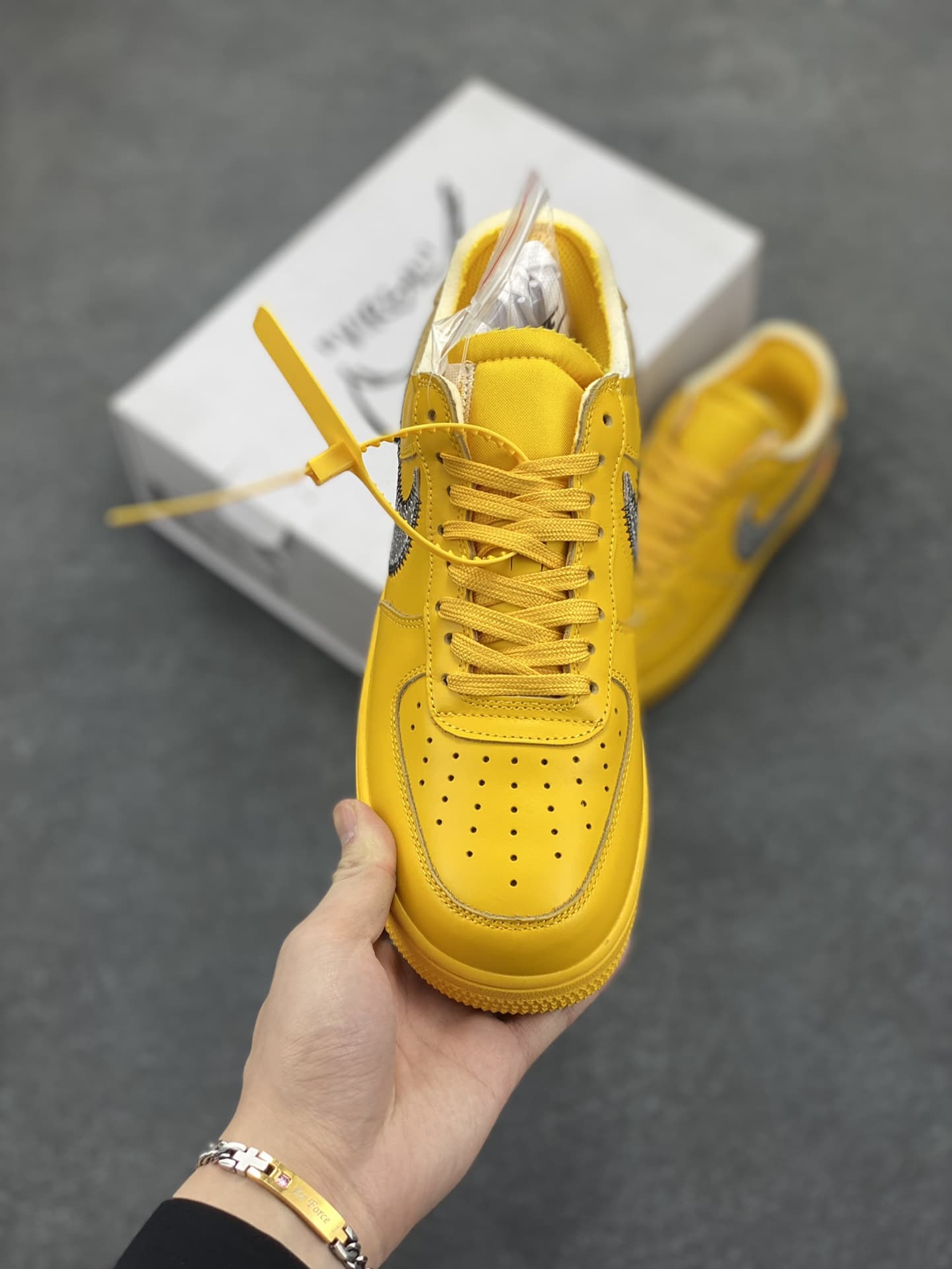 ルイ・ヴィトン ロー ×ナイキ AIR FORCE 1 ‍ 連名スニーカー