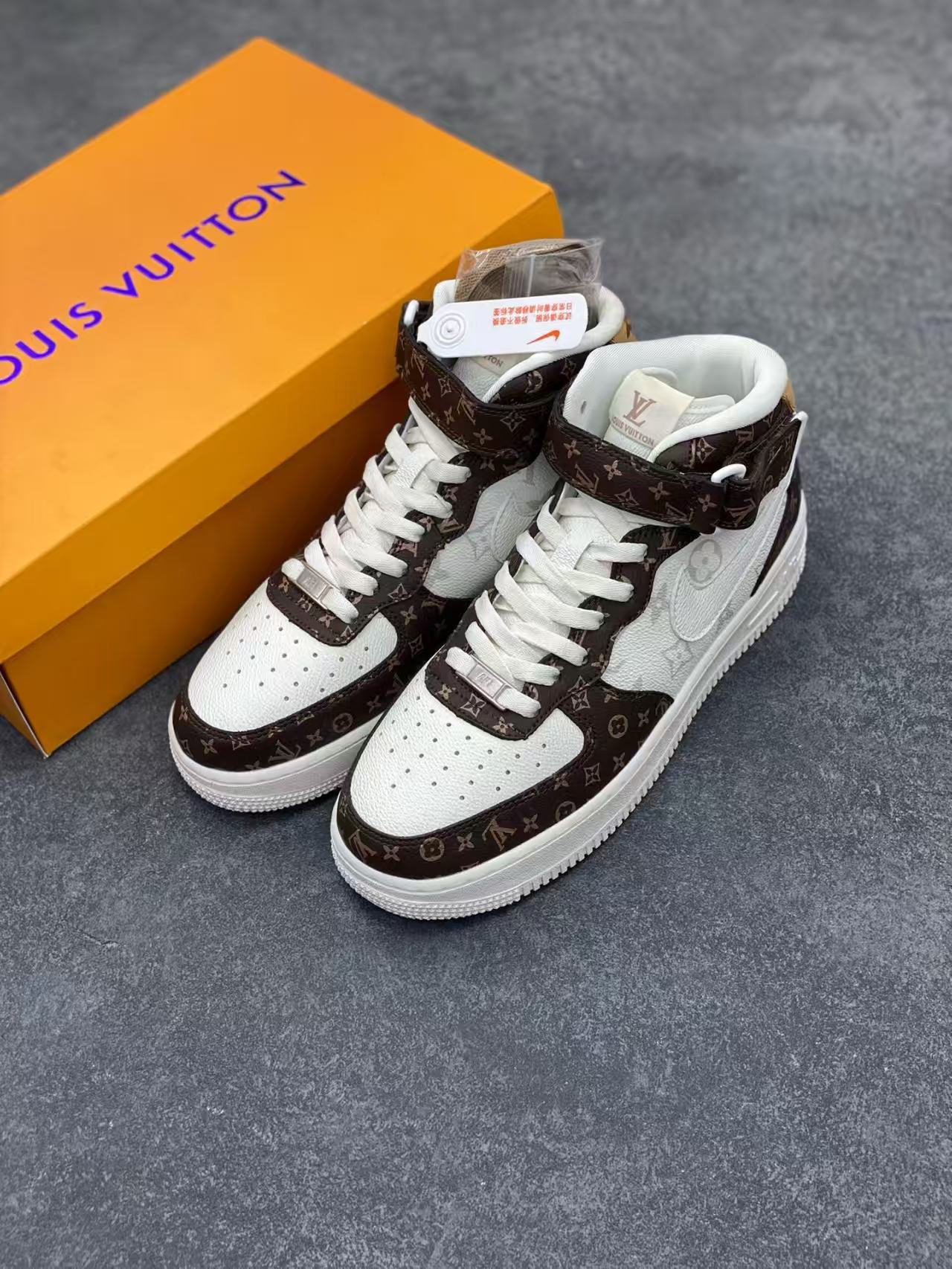 ルイ・ヴィトン ロー ×ナイキ 連名スニーカー