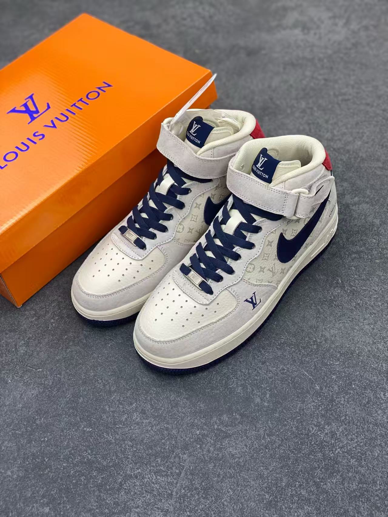 ルイ・ヴィトン ロー ×ナイキ 連名スニーカー