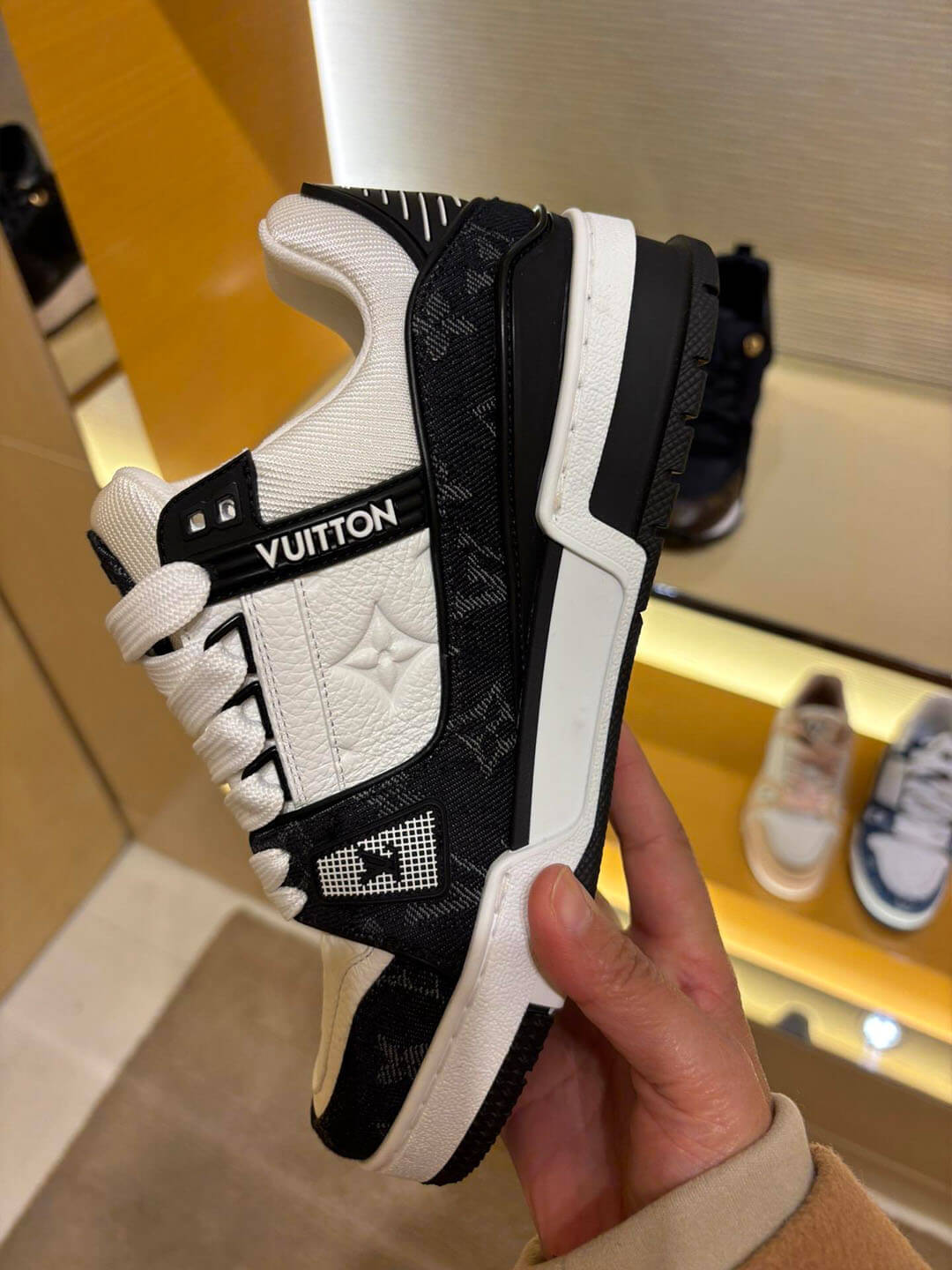 LVトレイナー･ライン スニーカー