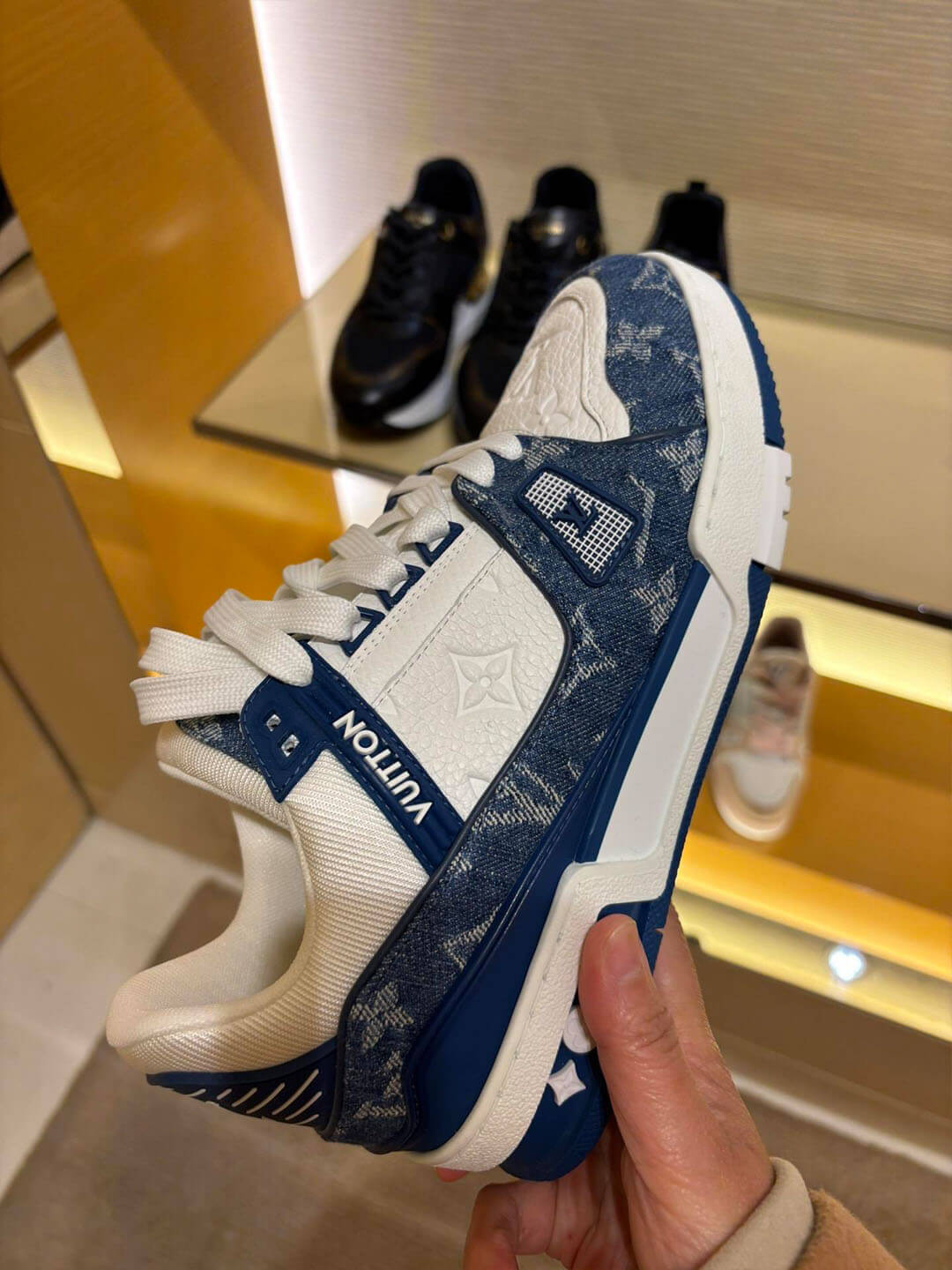 LVトレイナー･ライン スニーカー