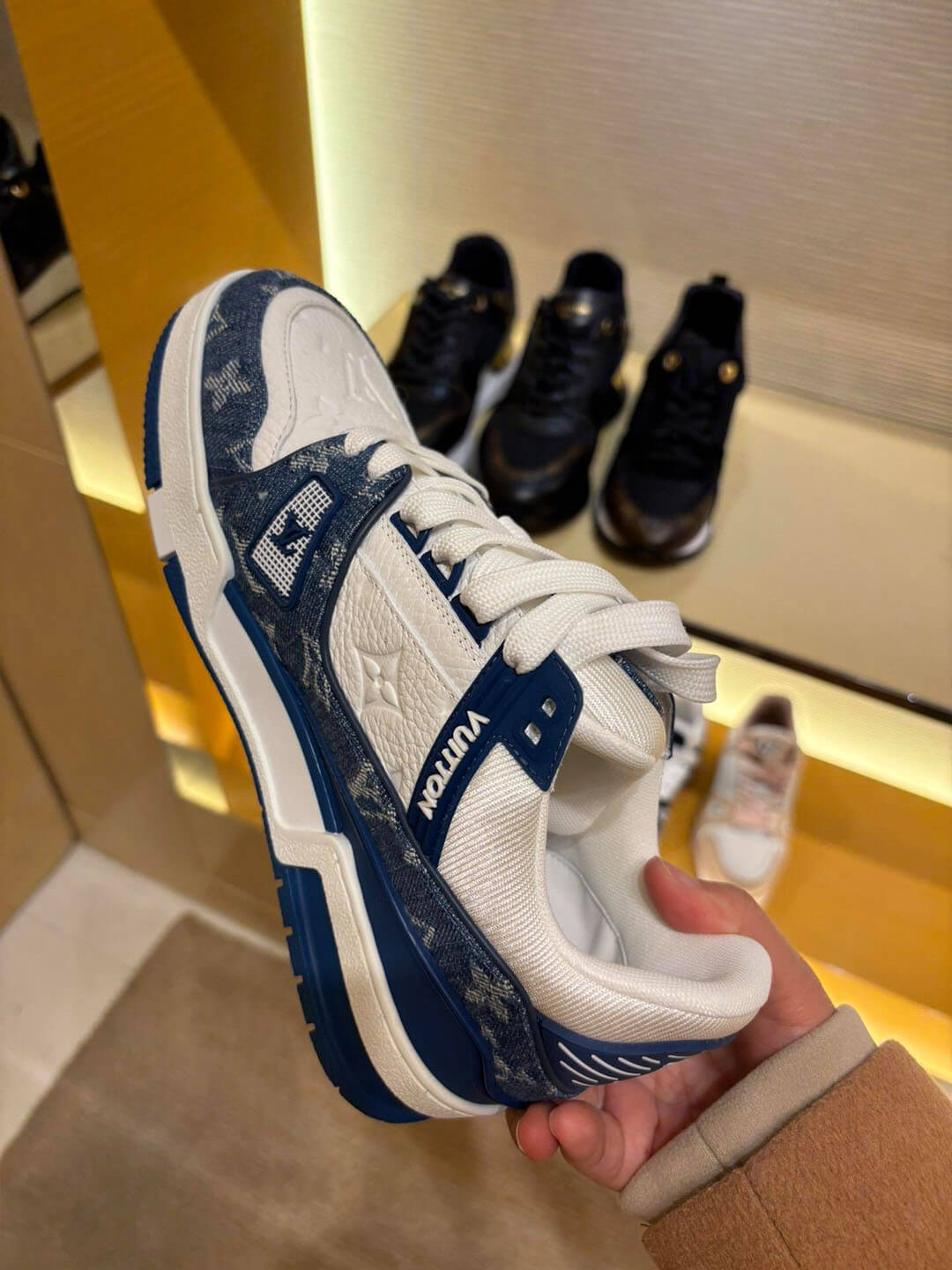 LVトレイナー･ライン スニーカー