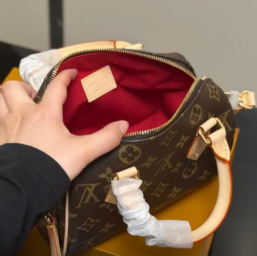 ヴィトンモノグラムバッグ  LV スピーディ･バンドリエール 20 M46222
