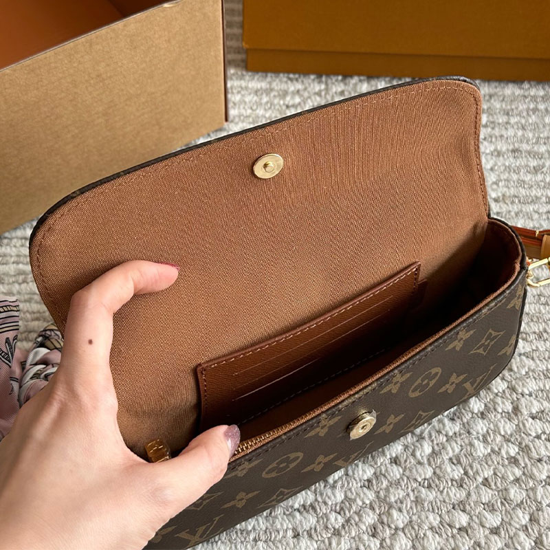 ルイヴィトンウォレット オン チェーン･アイビーミニ ショルダー バッグM81911