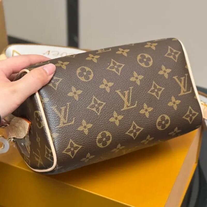 ヴィトンモノグラムバッグ  LV スピーディ･バンドリエール 20 M46222