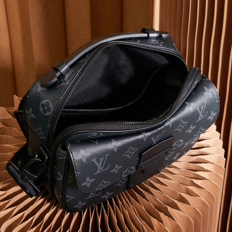 S Lock メッセンジャーショルダーバッグ レザー ユニセックス