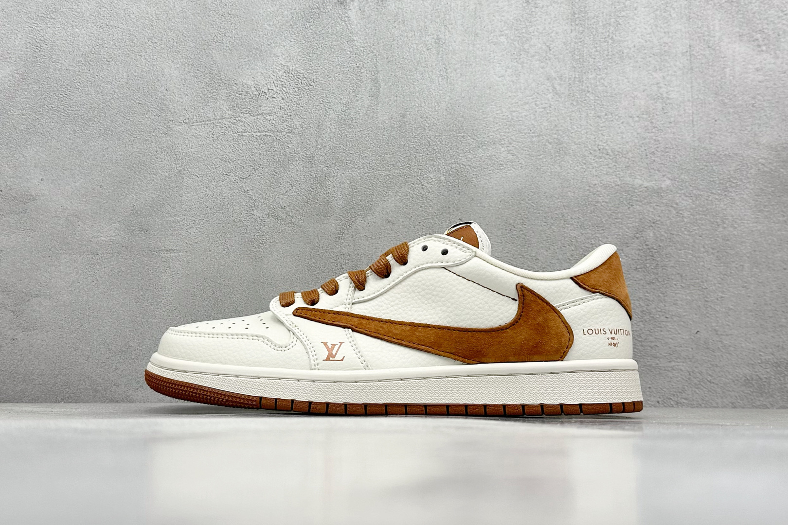 ルイ・ヴィトン ロー ×ナイキ AIR FORCE 1 ‍ 連名スニーカー