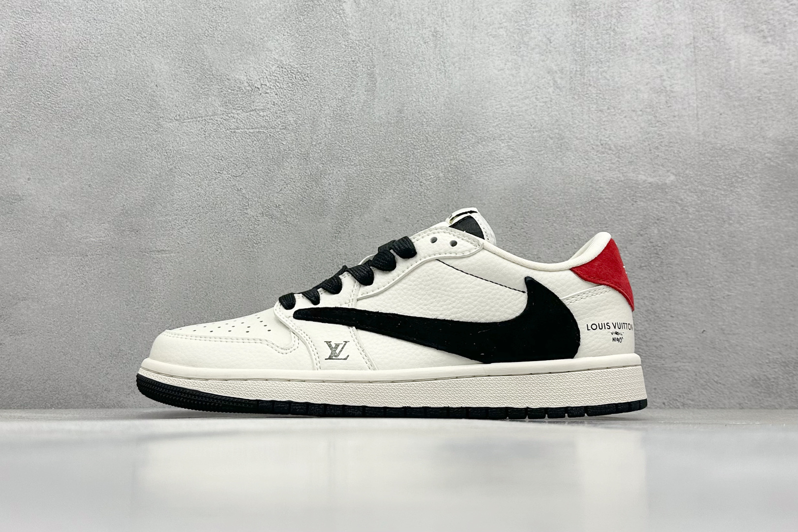 ルイ・ヴィトン ロー ×ナイキ AIR FORCE 1 ‍ 連名スニーカー