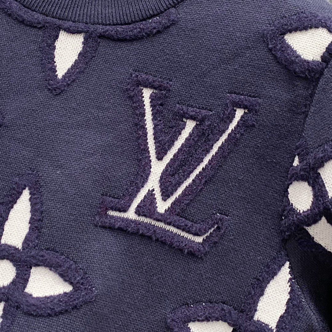 エンブロイダードコットンクルーネック