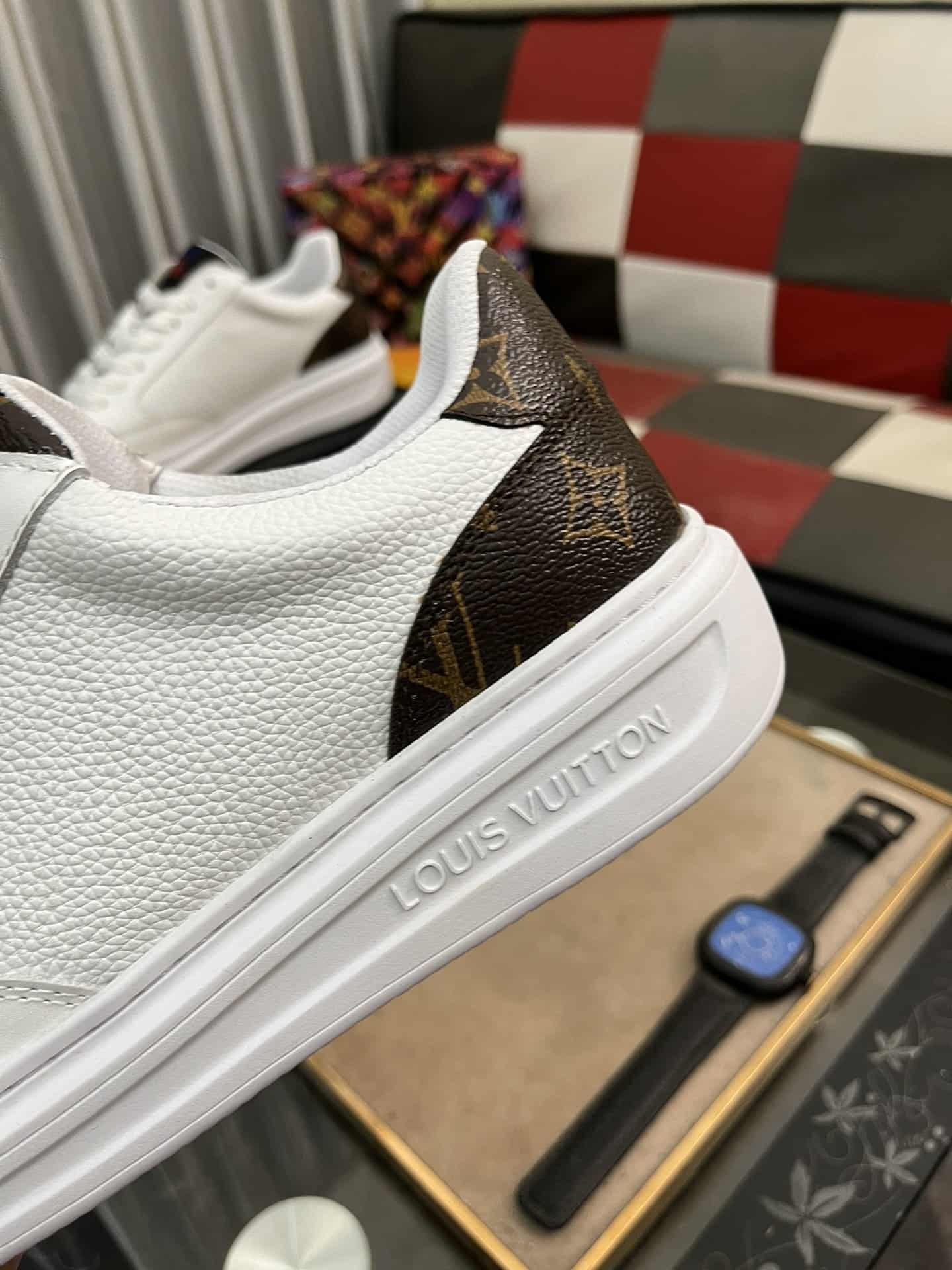 LV トレーナー スニーカー