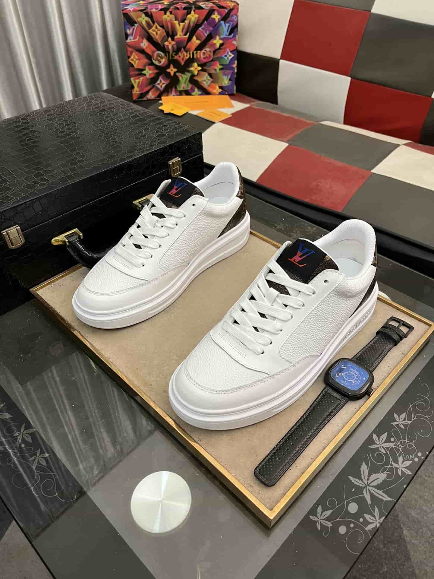 LV トレーナー スニーカー