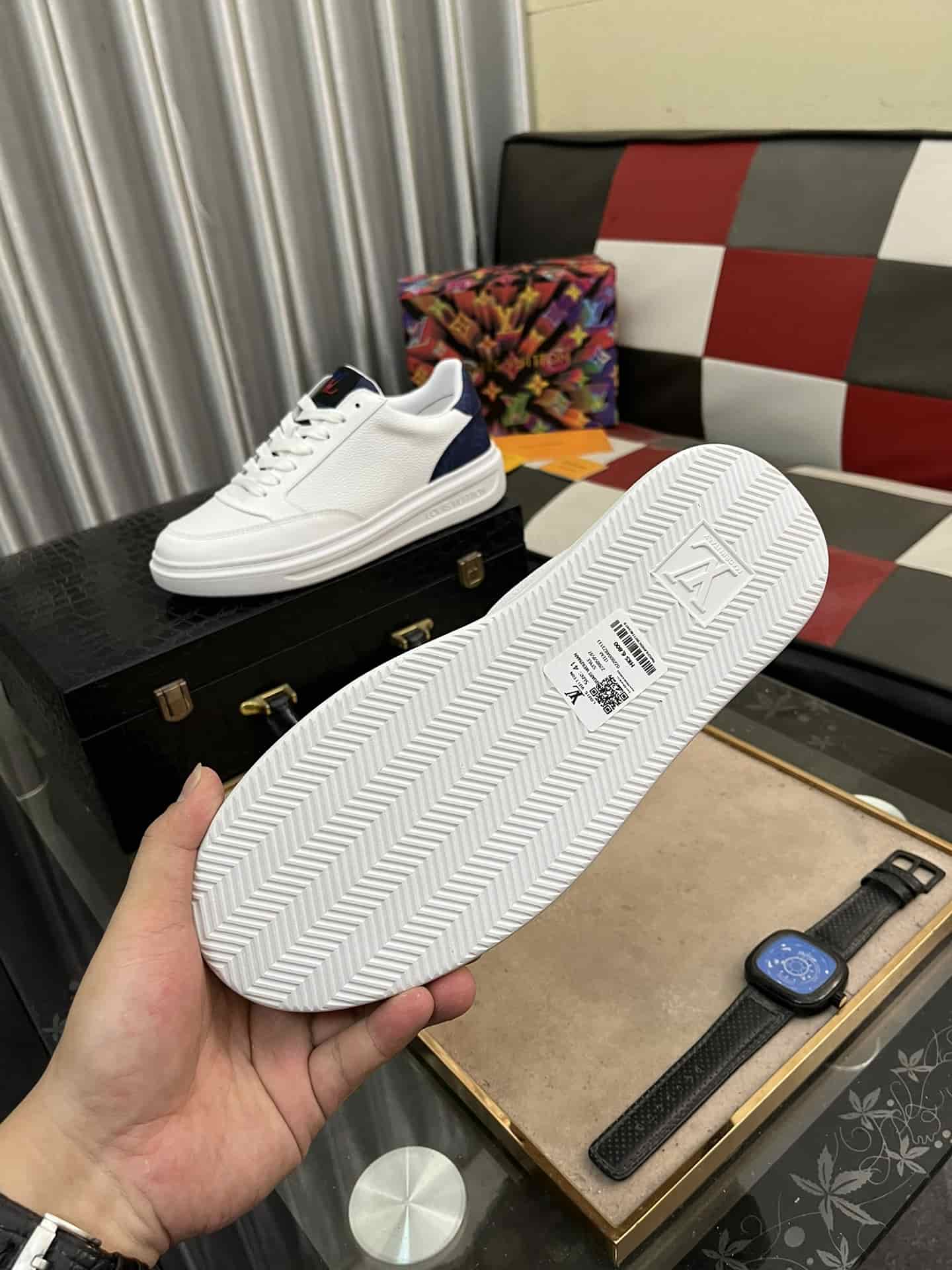 LV トレーナー スニーカー