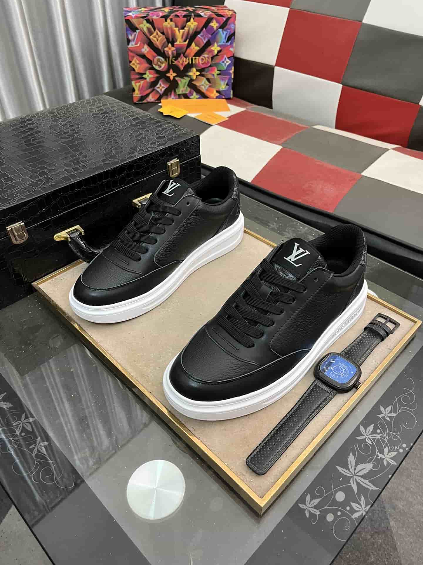 LV トレーナー スニーカー