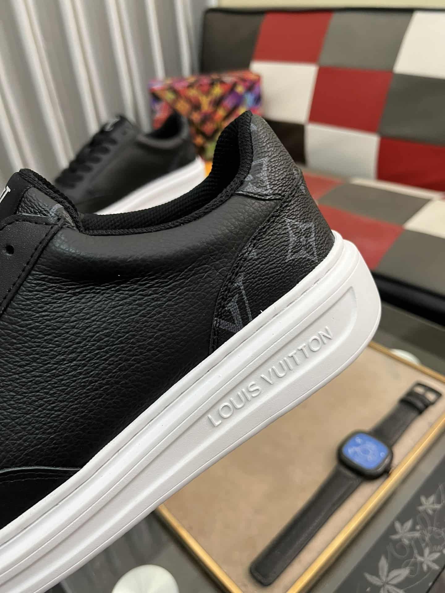 LV トレーナー スニーカー