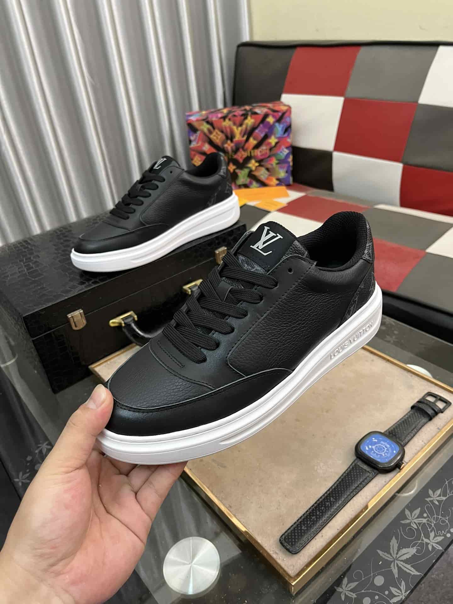 LV トレーナー スニーカー