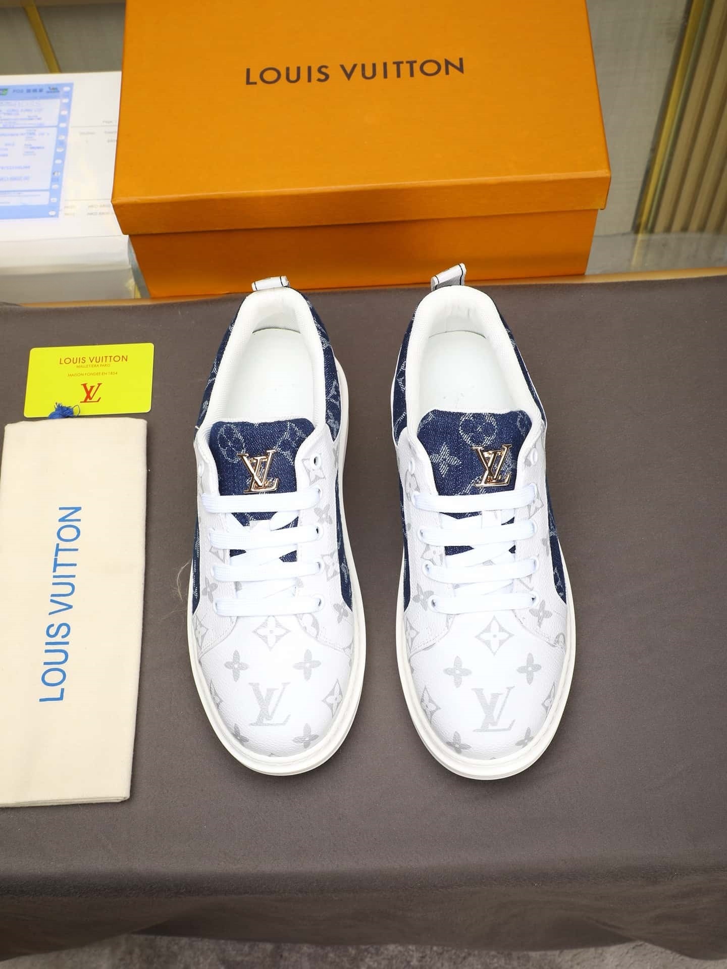 LV トレーナー スニーカー